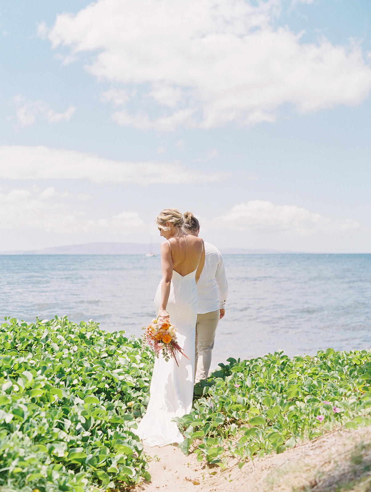 wedding at sugar beach in kihei, Maui